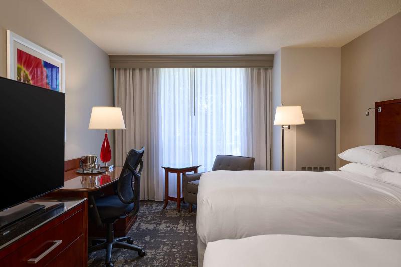 Double Room with Two Double Beds image 3