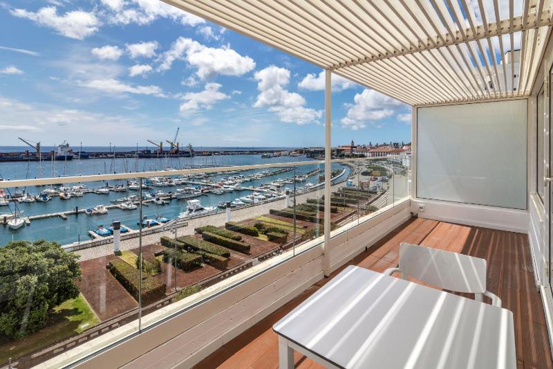 Junior Suite with Balcony and Sea View image 3