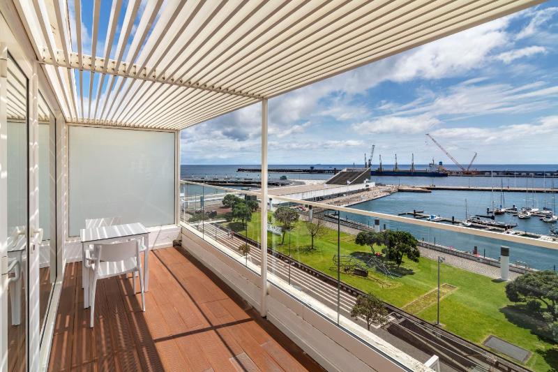 Junior Suite with Balcony and Sea View image 4