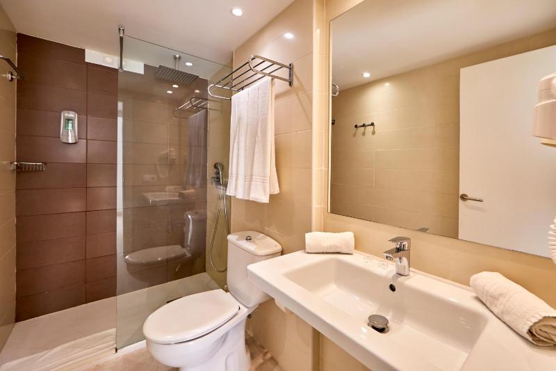 One-Bedroom Apartment with Sea View and Terrace image 1