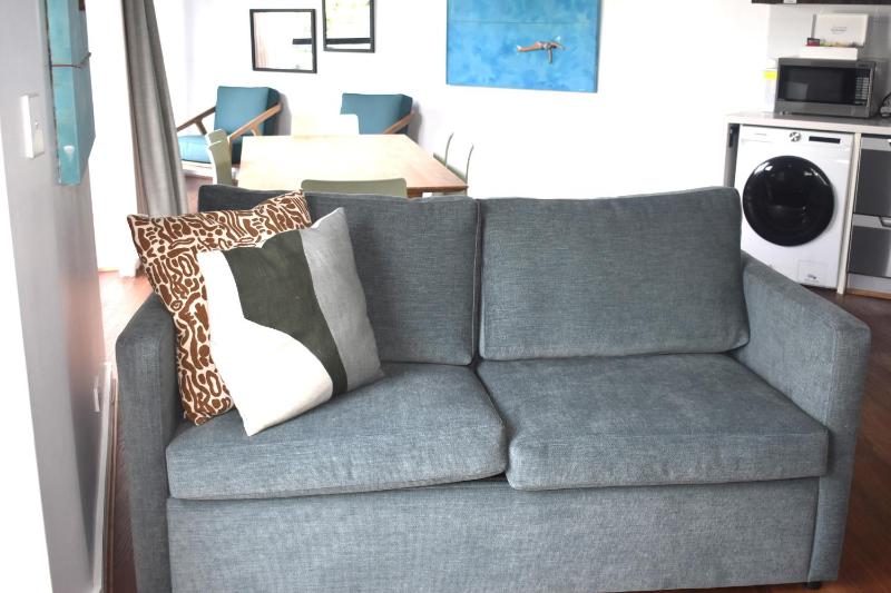 One-Bedroom Suite with Ocean View and Balcony image 2