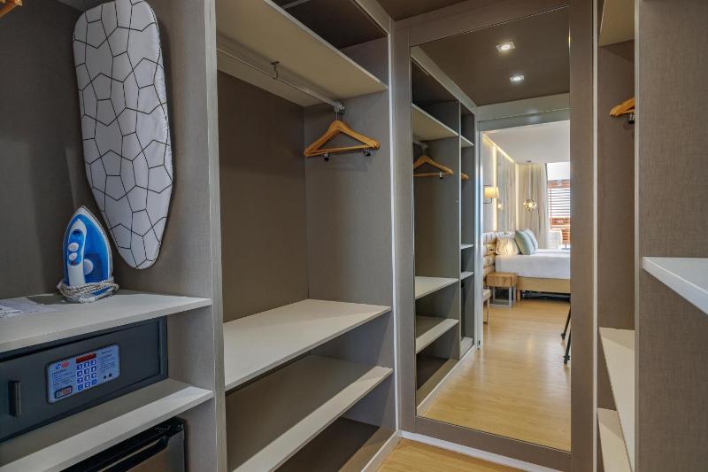 Suite Penthouse with Sea View and Hot Tub - Free Spa Access image 2