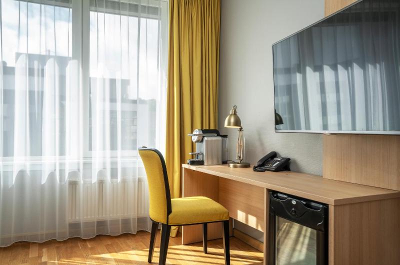 Business Double Room image 1