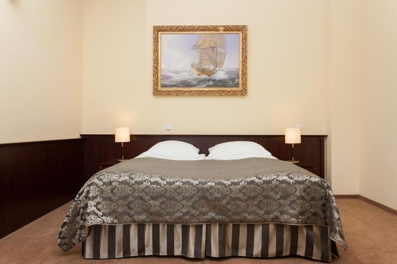 Deluxe Double Room image 4