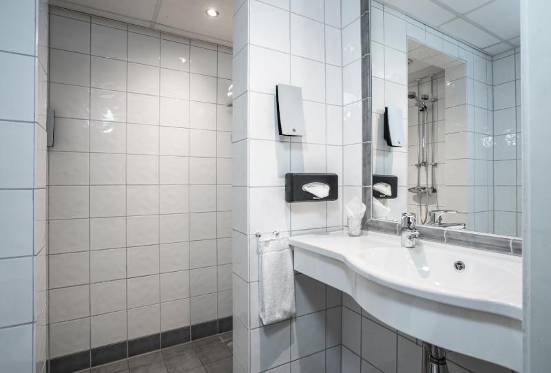 Standard Single Room image 4