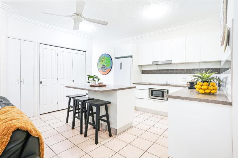 12 Central Plaza Port Douglas - image 10