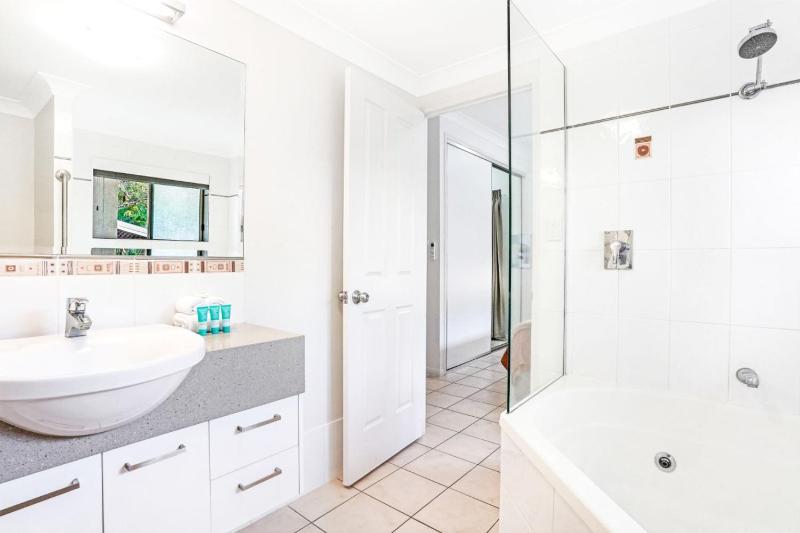 12 Central Plaza Port Douglas - image 16