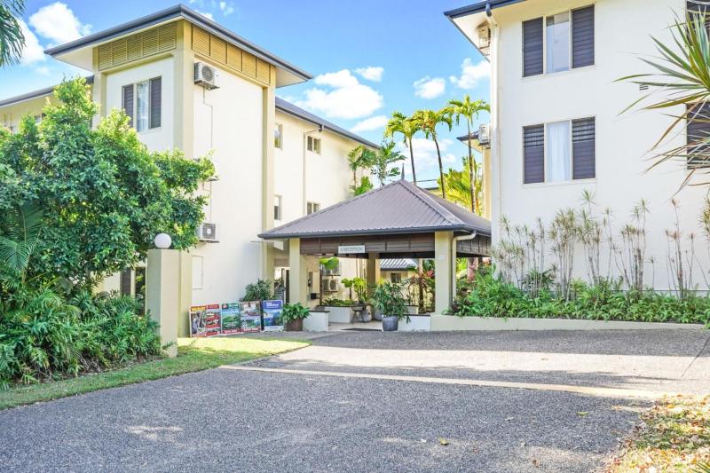 12 Central Plaza Port Douglas - image 8