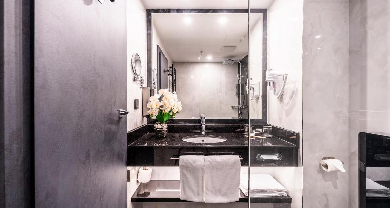 Comfort Triple Room image 4