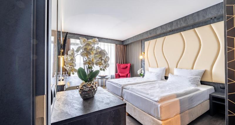 Comfort Quadruple Room image 1