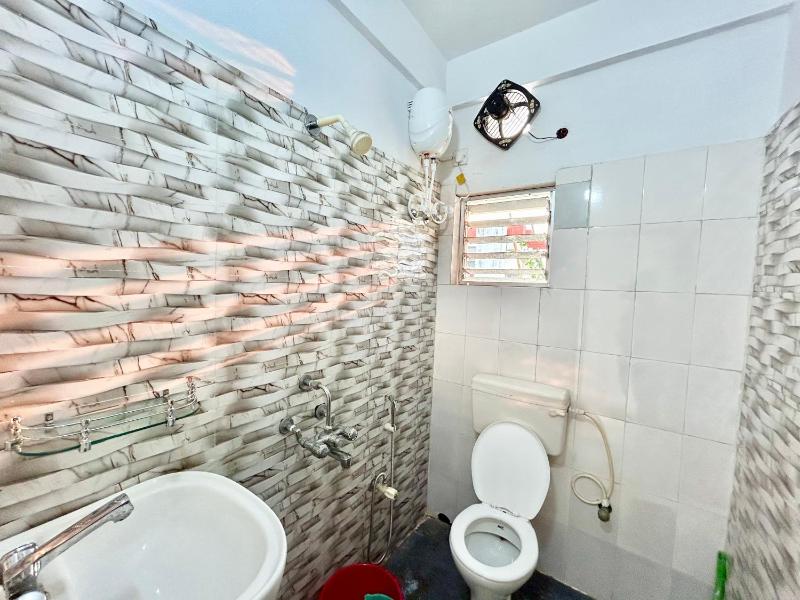 Unique & Comfy 2BHK Apartment Near Nicco Park Kolkata - image 9