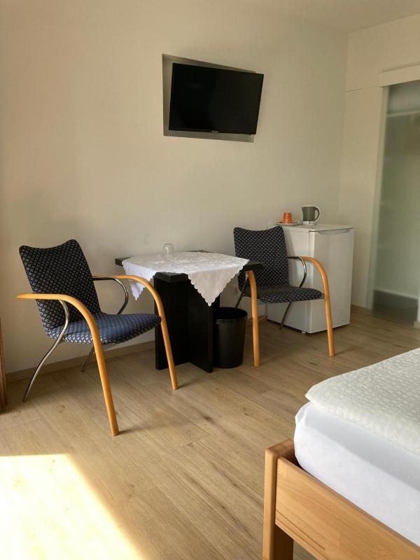 Double Room image 2