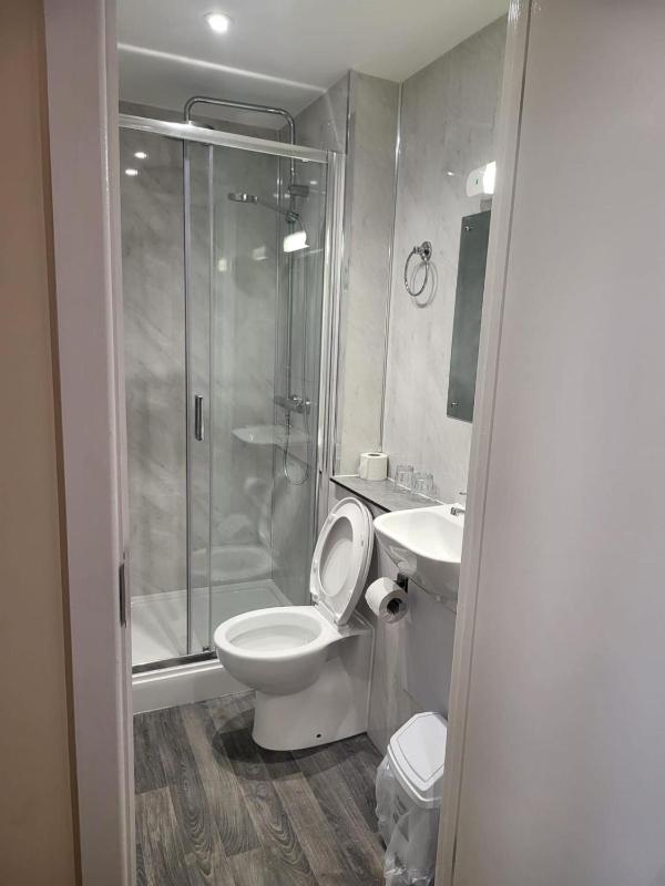 Double Room in Annex image 1