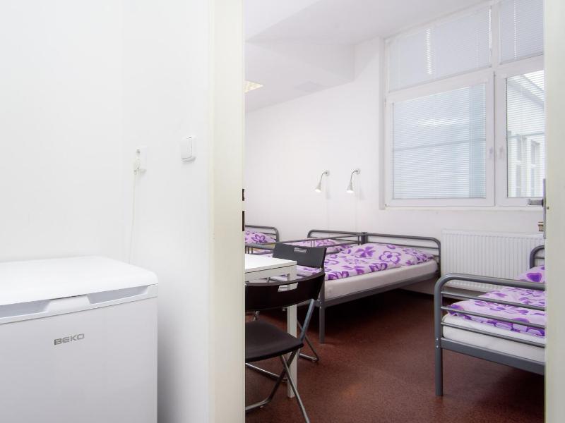 Bed in 4-Bed Dormitory Room image 3