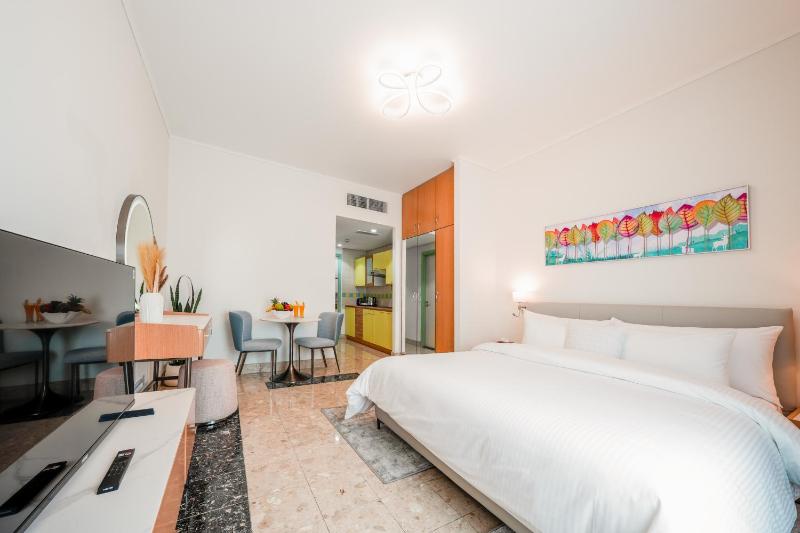 Deluxe Room image 3
