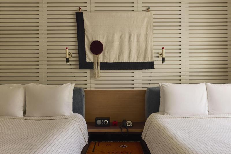 Standard Double Room image 2