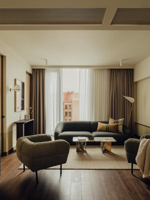 Apartment Executive image 1