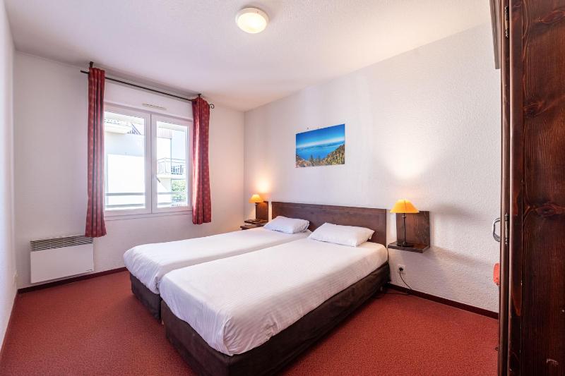 Three Bedroom Apartment image 1