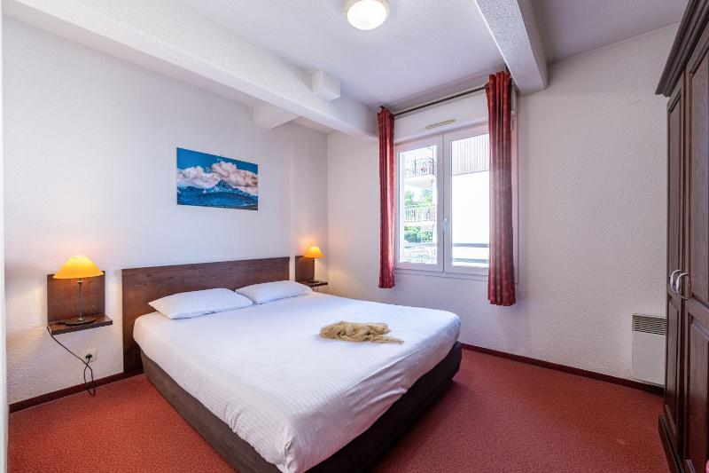 Two-Bedroom Apartment image 3