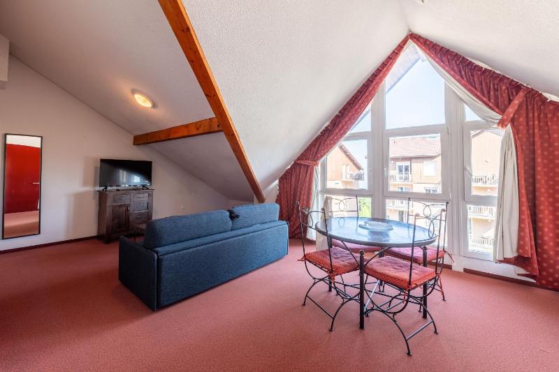 One Bedroom Apartment image 3