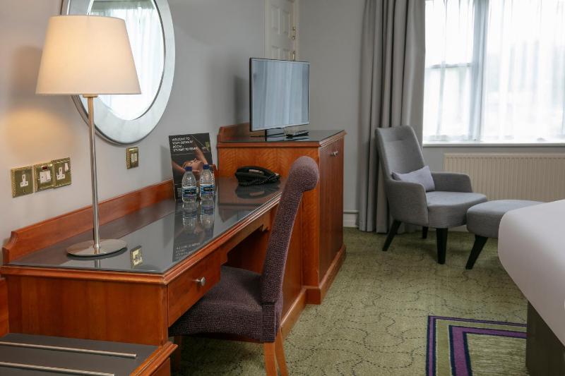 Classic Double Room image 4
