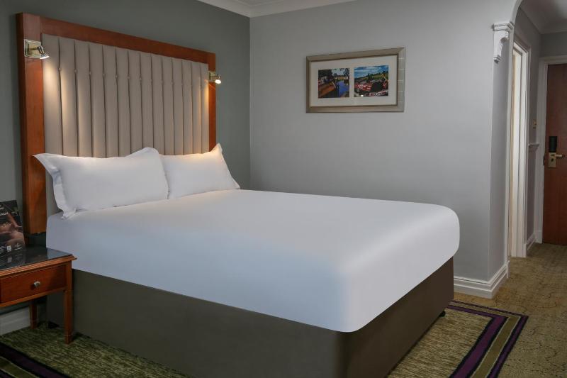 Classic Double Room image 3