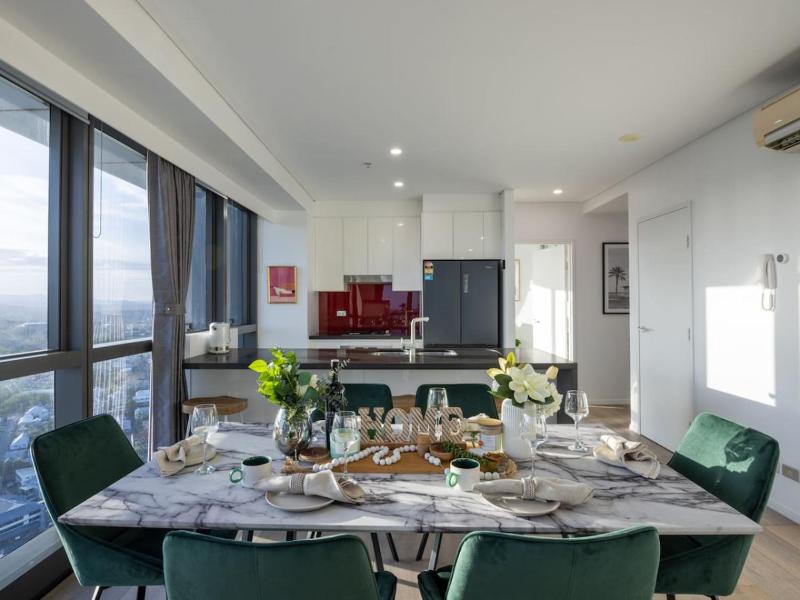 Luxury 3BR Suite Stunning Skyline-River-View at CBD - image 15