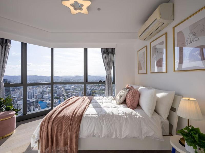 Luxury 3BR Suite Stunning Skyline-River-View at CBD - image 8