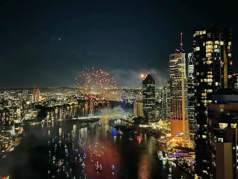 Luxury 3BR Suite Stunning Skyline-River-View at CBD - image 9