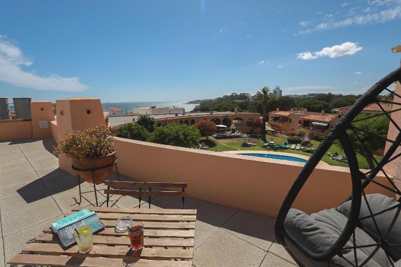 Sea View Deluxe Two-Bedroom Apartment  image 2