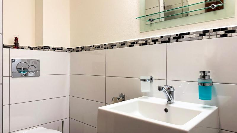 Standard Triple Room image 2