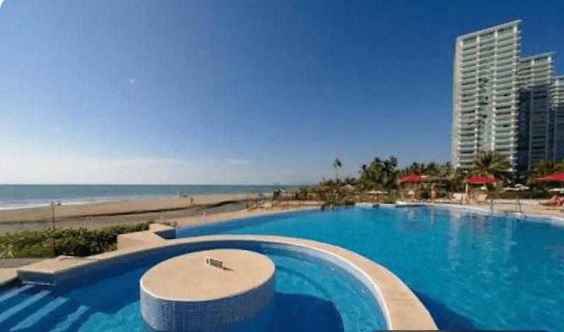 Beachfront Chic Condo - perfect 4Home office! - image 3