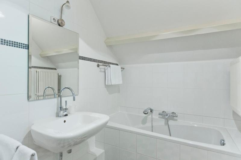 Comfort Room image 2