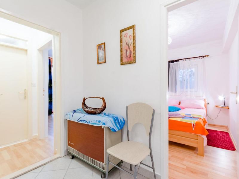 Apartment Sea Star - Three-Bedroom Apartment with Pool and Sea View - image 33