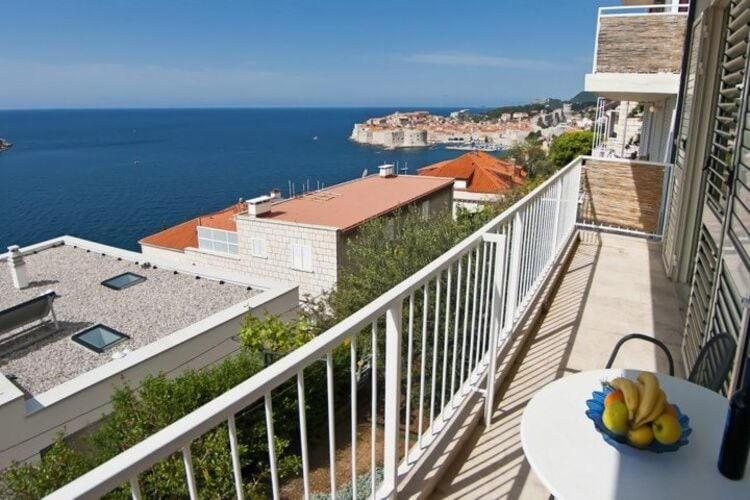Apartments Sipa - Comfort Two Bedroom Apartment with Balcony and Sea View Apartman B - image 8