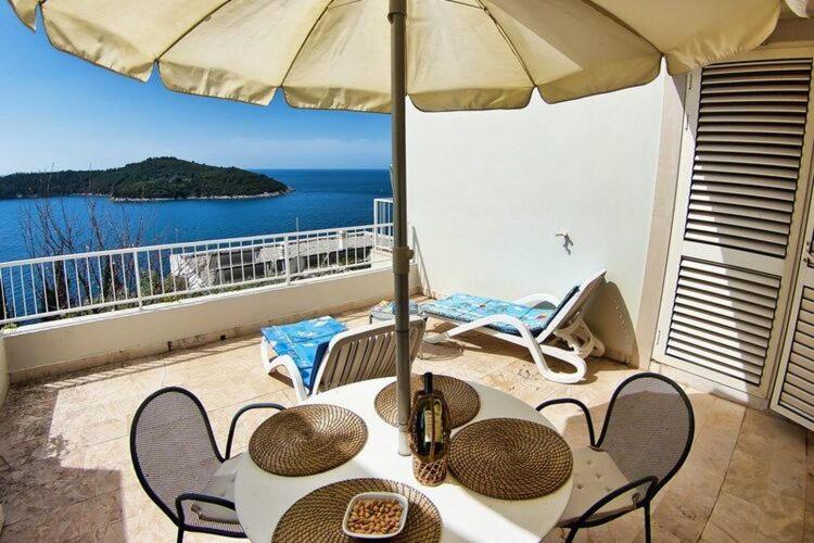 Apartments Sipa - Comfort Two Bedroom Apartment with Balcony and Sea View Apartman B - image 11