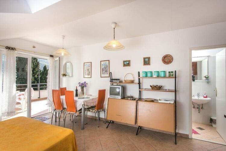 Apartments Tramonto - One Bedroom Apartment with Balcony and Sea View - image 12