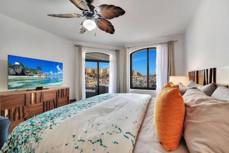 Completely Remodeled 2BD-2BA Plaza Bonita - image 7
