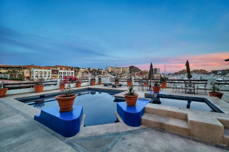 Completely Remodeled 2BD-2BA Plaza Bonita - image 16