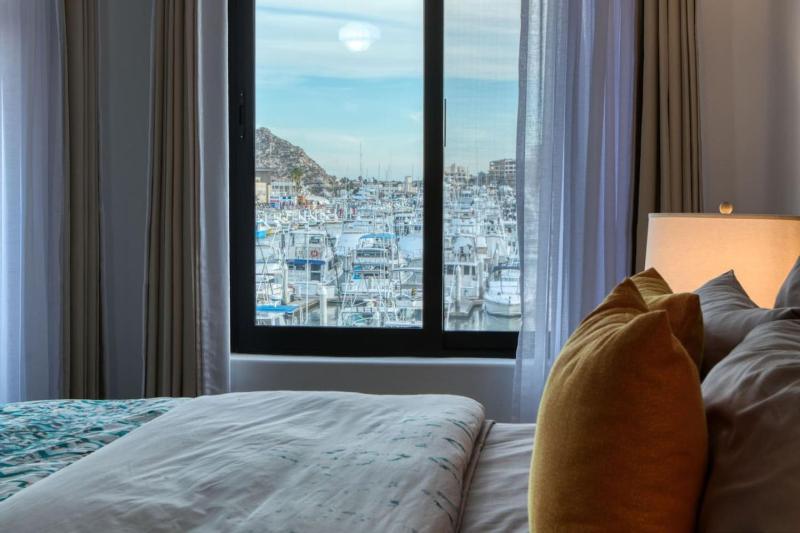 Completely Remodeled 2BD-2BA Plaza Bonita - image 4