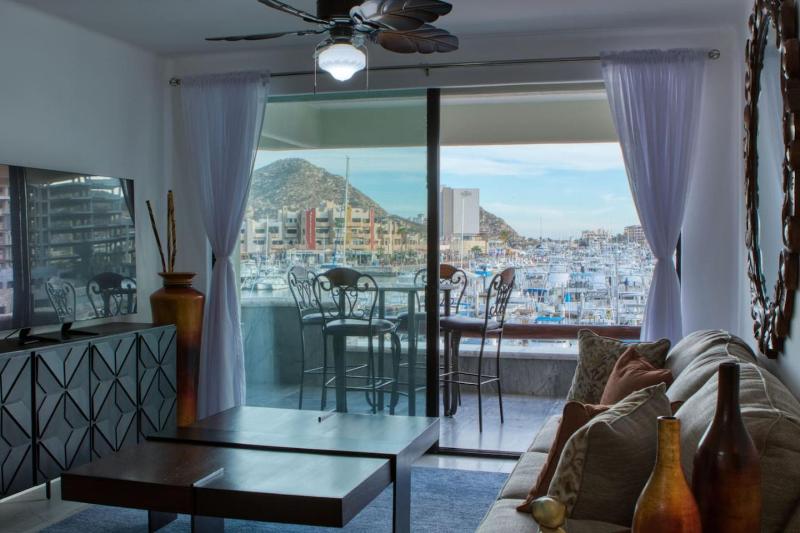 Completely Remodeled 2BD-2BA Plaza Bonita - image 9