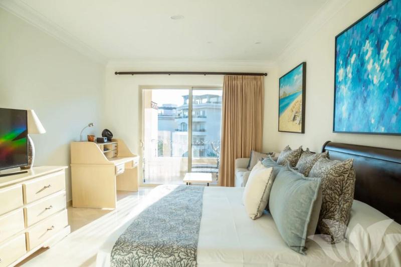 Beachfront Premium Ocean View 5 Star VLE 1604 - image 12