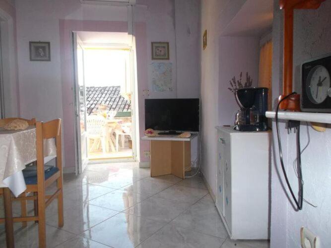 Apartments Sunce - One Bedroom Apartment with Sea View and Terrace - image 10