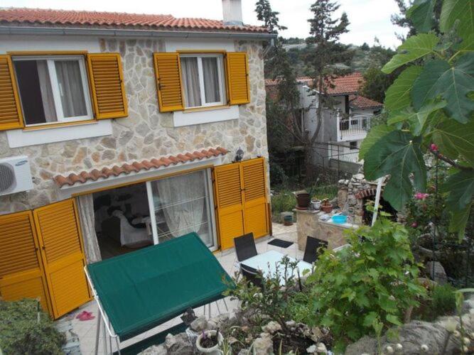 Apartments Sunce - One Bedroom Apartment with Sea View and Terrace - image 1