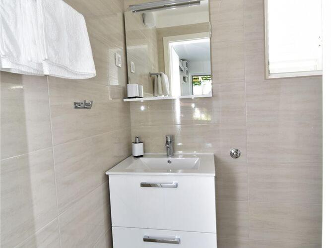 Guest House Kanjuo - Studio Apartment with Terrace and Garden View - image 18