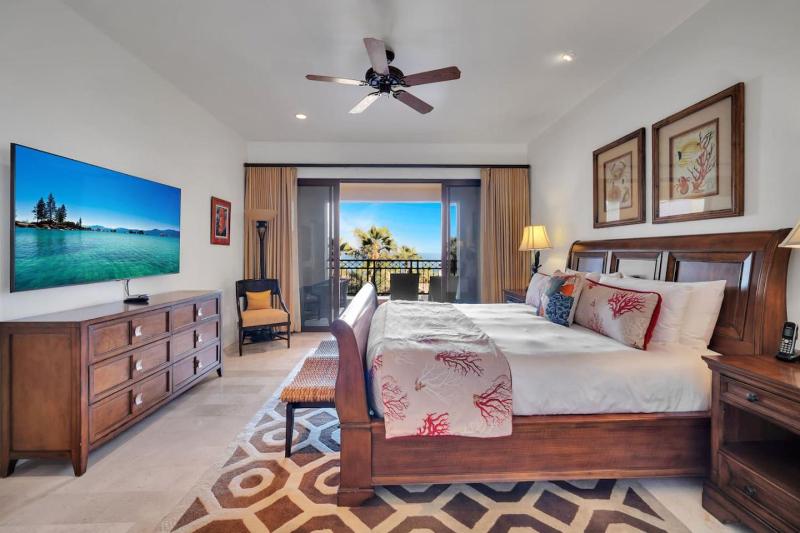 2 BD 5-Star Beachfront Paradise - image 8