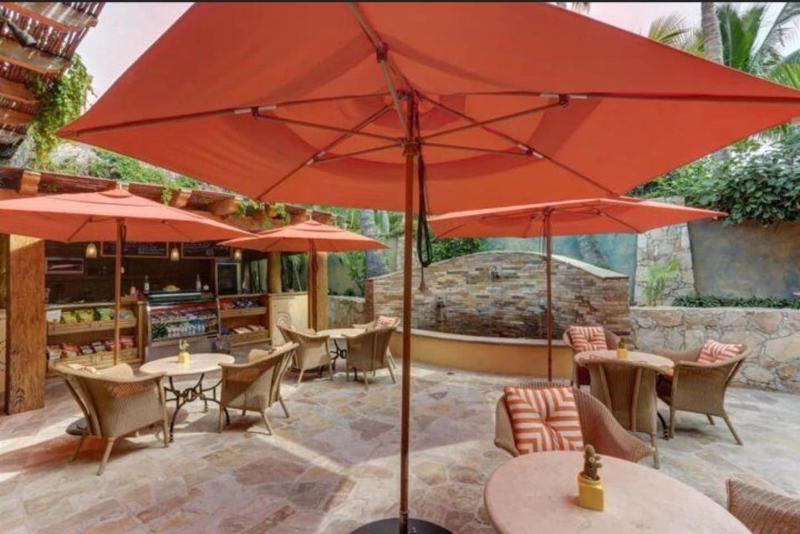 2 BD 5-Star Beachfront Paradise - image 13