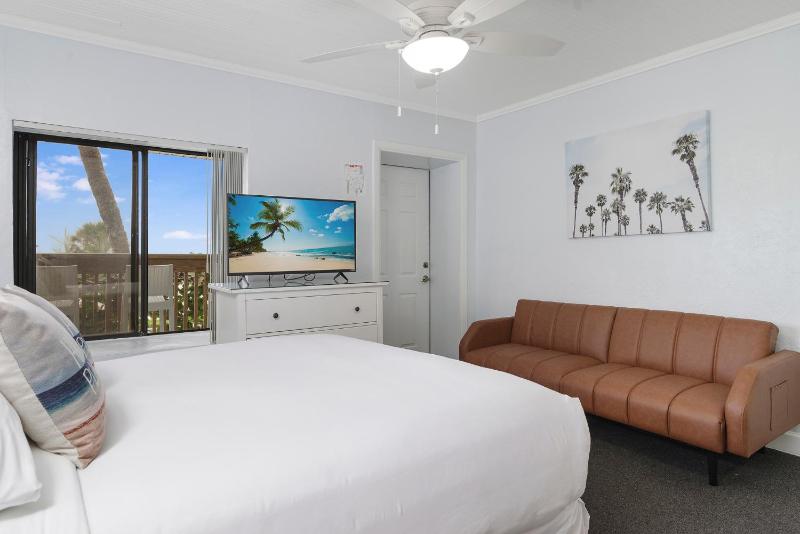 Studio with Ocean View image 1