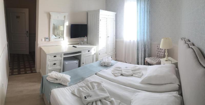 Economy Double Room image 1