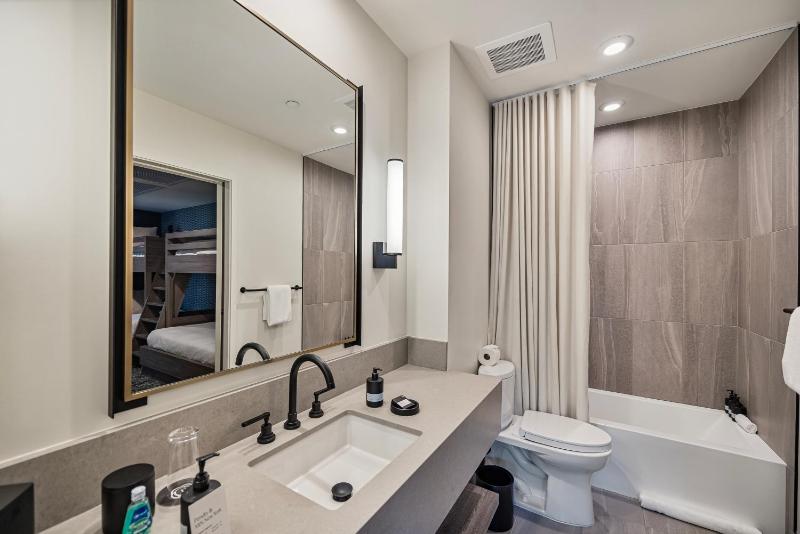 Ski-in/out exclusive 3BR high end luxury at Park City Mountain restaurants spa bar rooftop pool - image 45